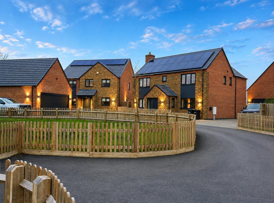 Nuttall Close, Yelvertoft Gallery